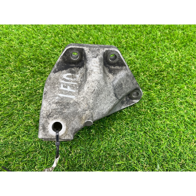 Кронштейн двигателя (кронштейны двигателя) BMW 5-series F10 2013 N63B44 22116777622