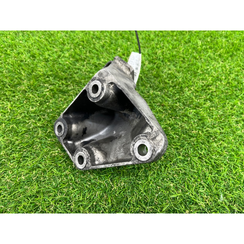 Кронштейн двигателя (кронштейны двигателя) BMW 5-series F10 2013 N63B44 22116777622