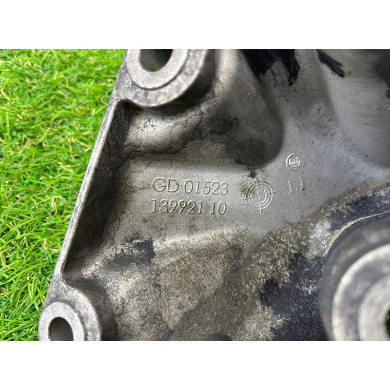 Кронштейн двигателя (кронштейны двигателя) BMW 5-series F10 2013 N63B44 22116777622