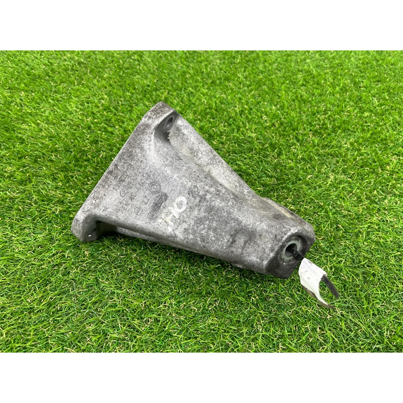 Кронштейн двигателя (кронштейны двигателя) BMW 5-series F10 2013 N63B44 22116777621