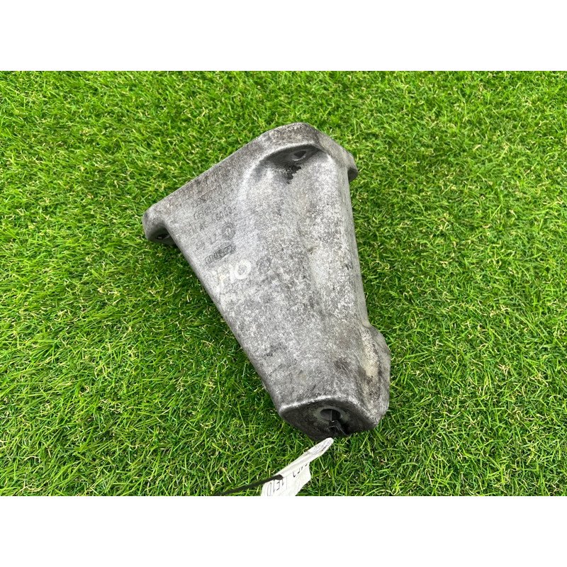 Кронштейн двигателя (кронштейны двигателя) BMW 5-series F10 2013 N63B44 22116777621