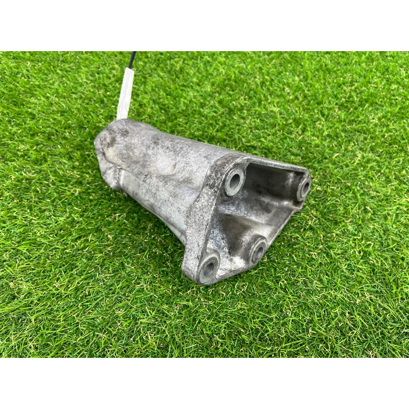 Кронштейн двигателя (кронштейны двигателя) BMW 5-series F10 2013 N63B44 22116777621