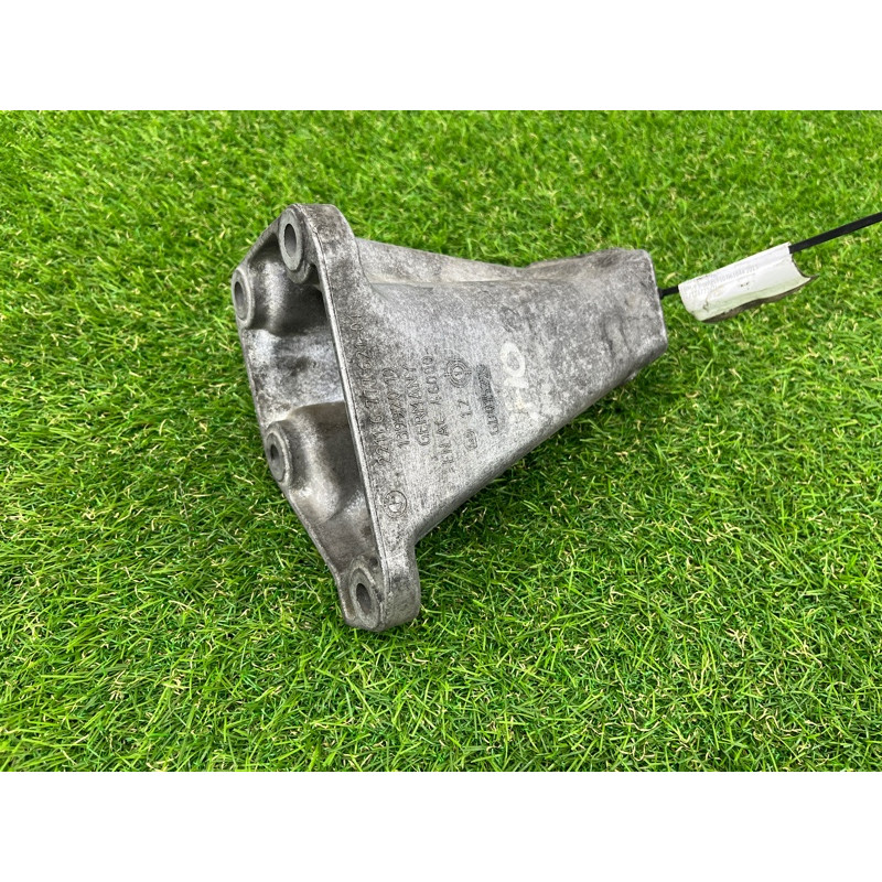 Кронштейн двигателя (кронштейны двигателя) BMW 5-series F10 2013 N63B44 22116777621