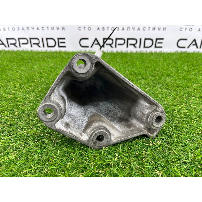 Кронштейн двигателя (кронштейны двигателя) BMW 5-series F10 2013 N63B44 22116777621