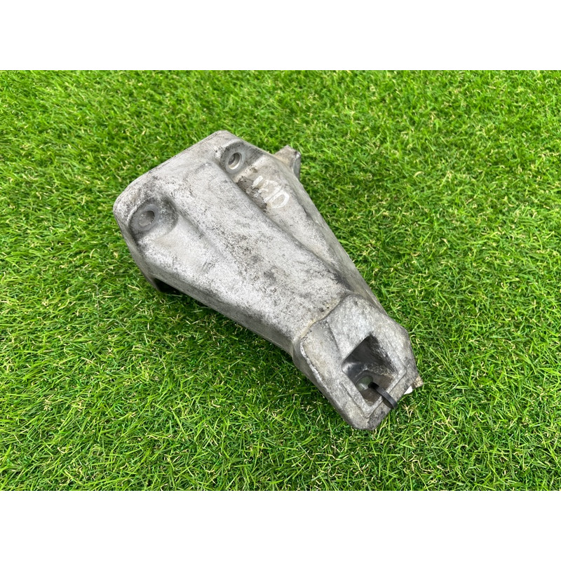 Кронштейн двигателя (кронштейны двигателя) BMW 5-series F10 2013 N63B44 22116777621