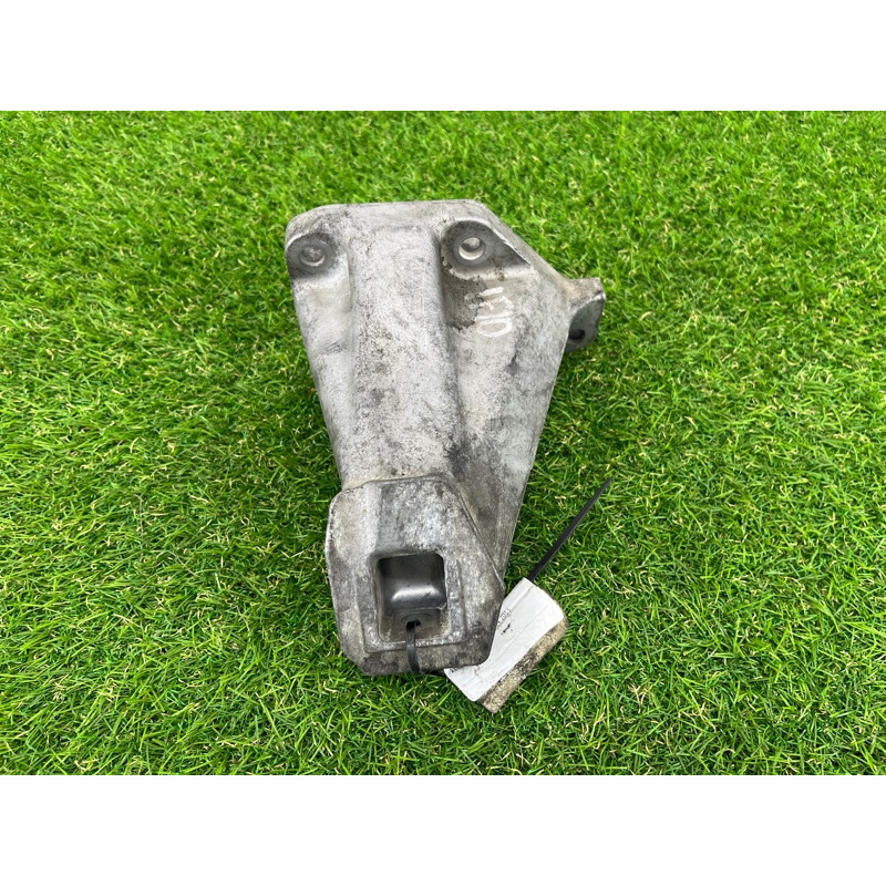 Кронштейн двигателя (кронштейны двигателя) BMW 5-series F10 2013 N63B44 22116777621