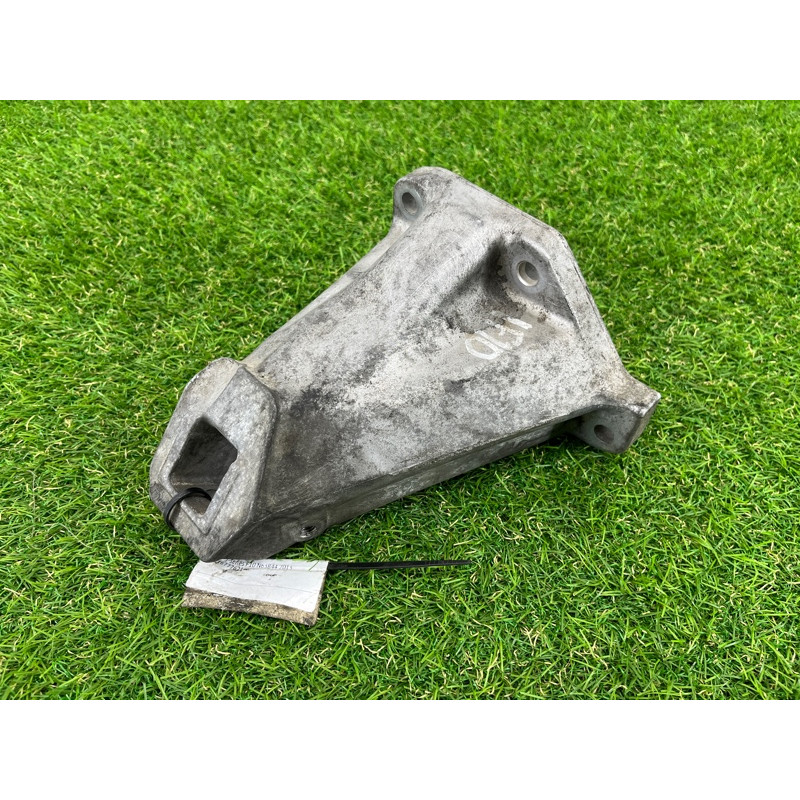 Кронштейн двигателя (кронштейны двигателя) BMW 5-series F10 2013 N63B44 22116777621