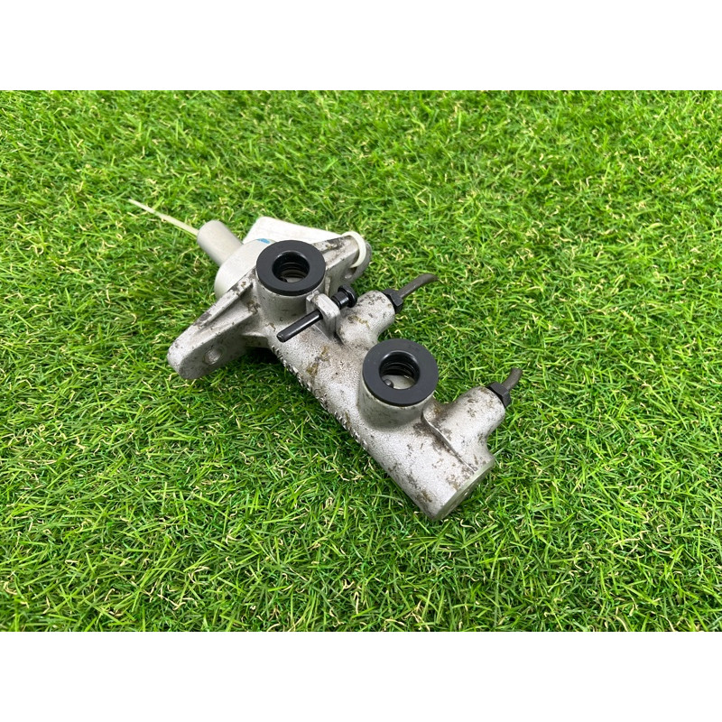 Главный тормозной цилиндр (тормозная система) Hyundai Santa Fe CM 2009 2.2 CRDI 585102B930