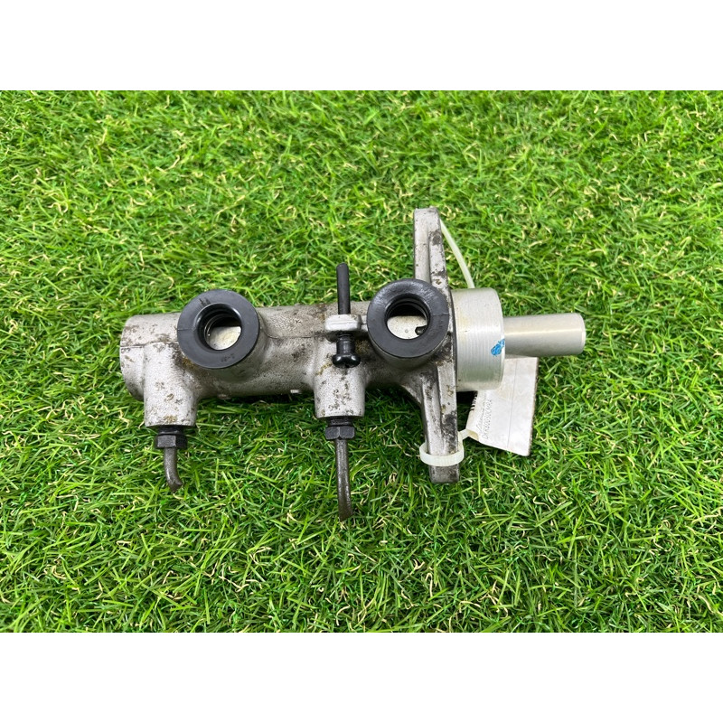 Главный тормозной цилиндр (тормозная система) Hyundai Santa Fe CM 2009 2.2 CRDI 585102B930