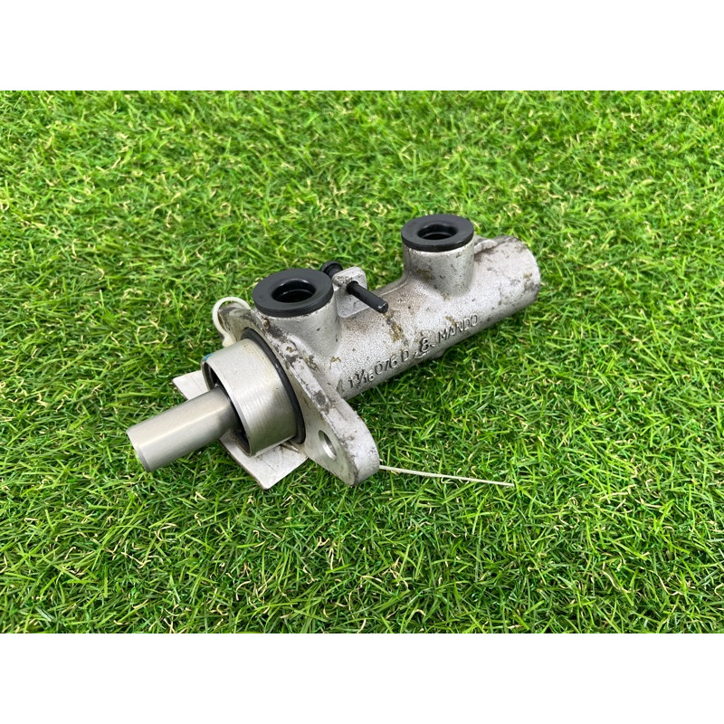 Главный тормозной цилиндр (тормозная система) Hyundai Santa Fe CM 2009 2.2 CRDI 585102B930