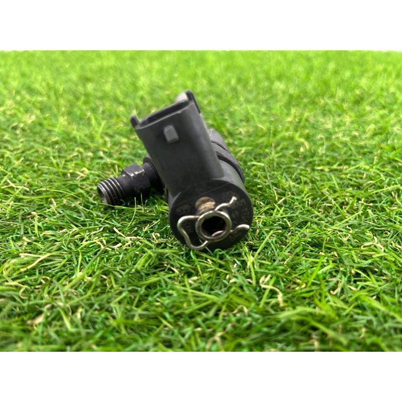 Форсунка топливная (топливная система) Opel Insignia A 2009 2.0 DTH 55566050