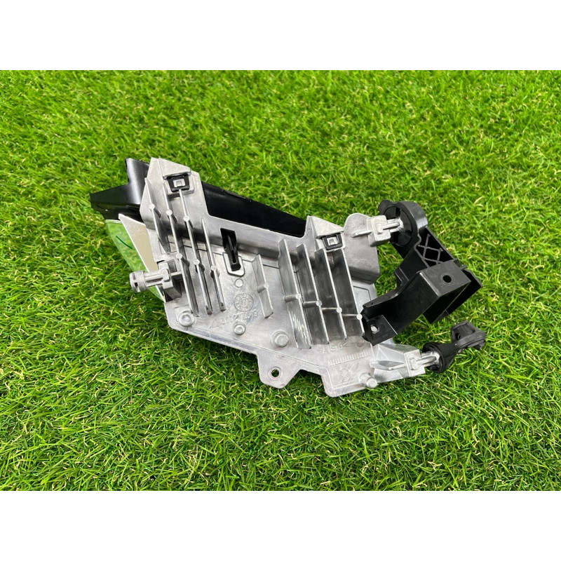 Детали фары (оптика) AUDI Q5 FY 6002tz0193