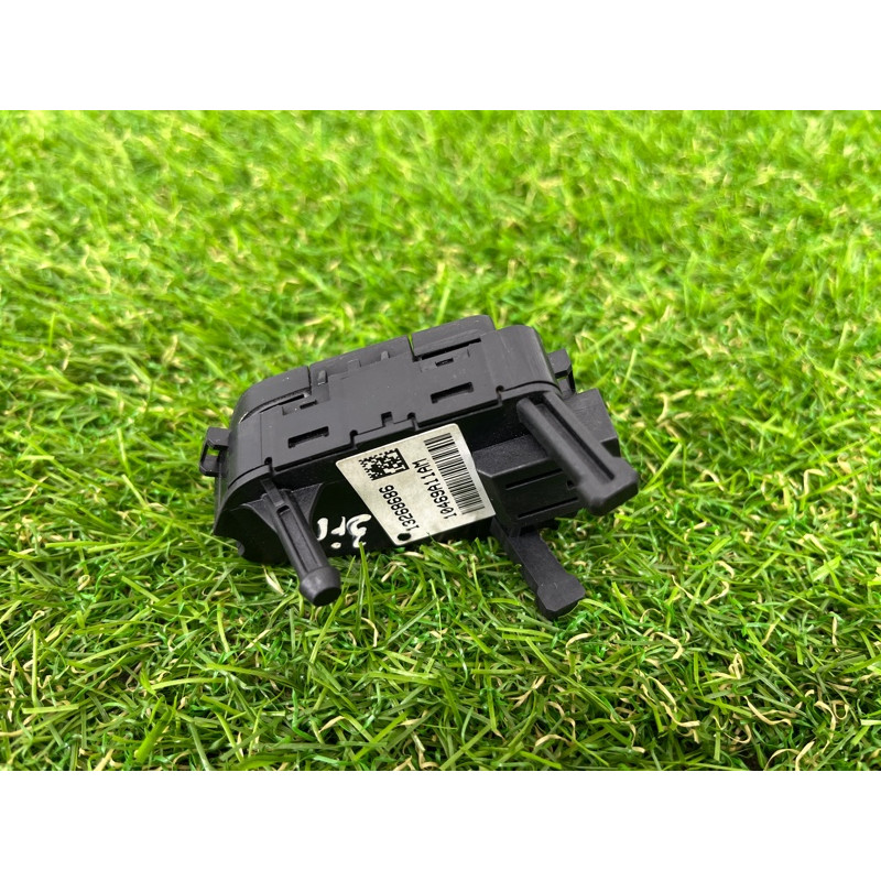 Кнопки руля (электрика / кнопки) Opel Insignia A 2009 2.0 DTH 13268686