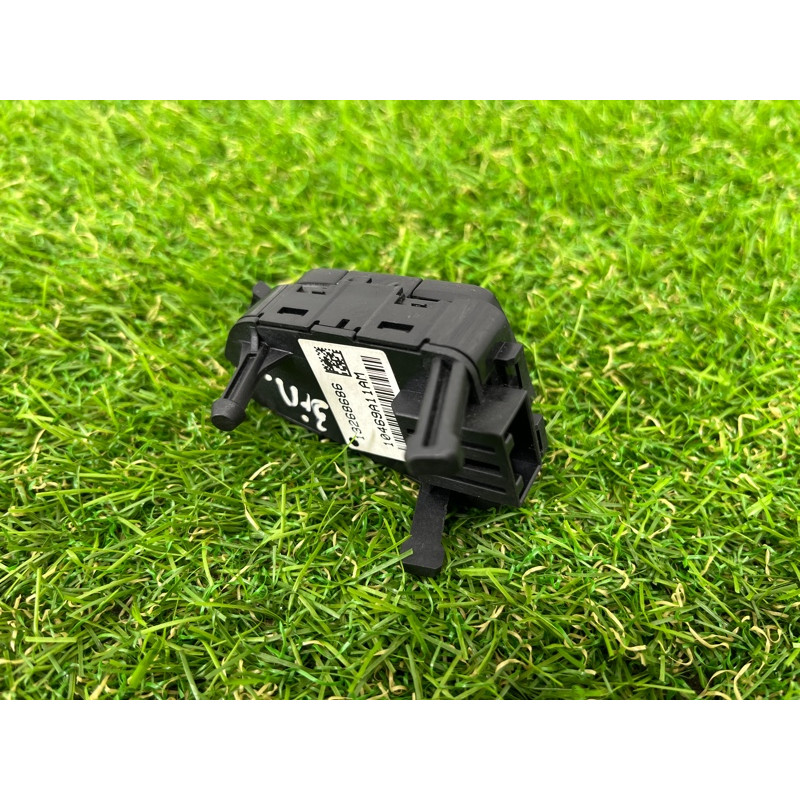 Кнопки руля (электрика / кнопки) Opel Insignia A 2009 2.0 DTH 13268686