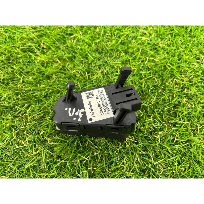 Кнопки руля (электрика / кнопки) Opel Insignia A 2009 2.0 DTH 13268686