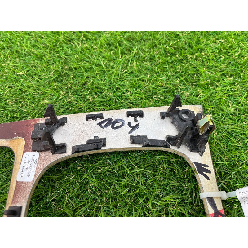 Декор салону (салон) Mercedes-Benz C-class W203 1.8 M111.951 A2036805439