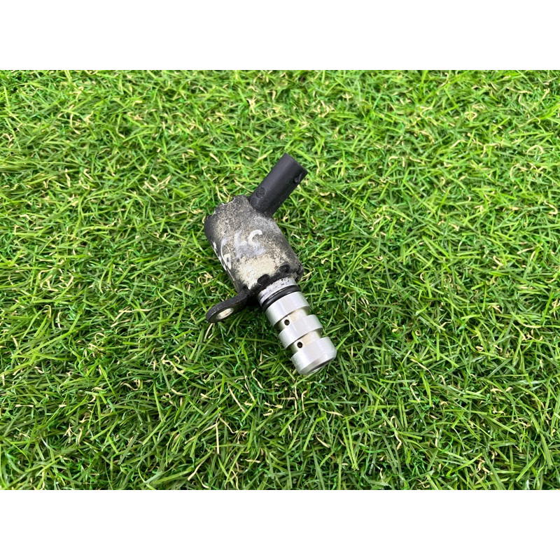 Клапан фазорегулятора (электрика двигателя) Volkswagen Passat B7 2014 1.8 06k115243a