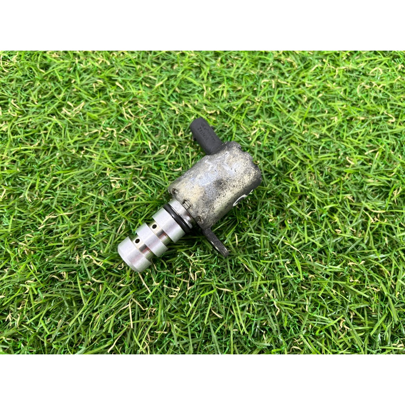 Клапан фазорегулятора (электрика двигателя) Volkswagen Passat B7 2014 1.8 06k115243a