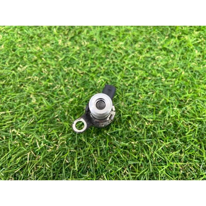 Клапан фазорегулятора (электрика двигателя) Volkswagen Passat B7 2014 1.8 06k115243a