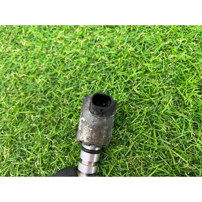 Клапан фазорегулятора (электрика двигателя) Volkswagen Passat B7 2014 1.8 06k115243a