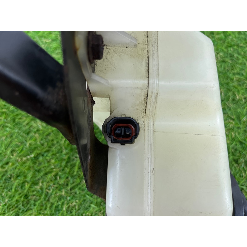 Бачок тормозной жидкости (тормозная система) Toyota Prius XW20 4722047030