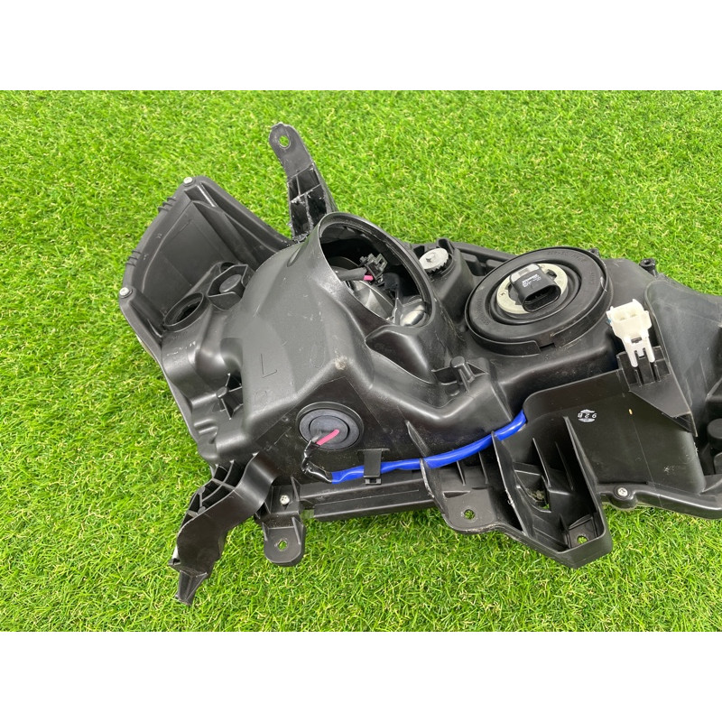 Фара (оптика) Toyota 4Runner N280