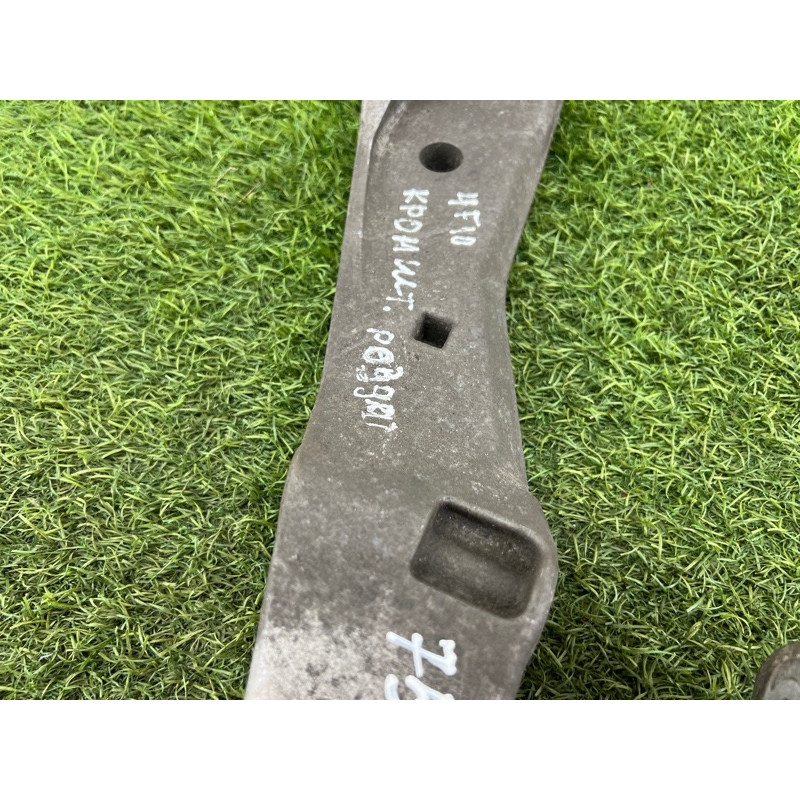 Кронштейн КПП (трансмиссия) BMW 5-series F10 2011 3.0 N55B30 22326777615