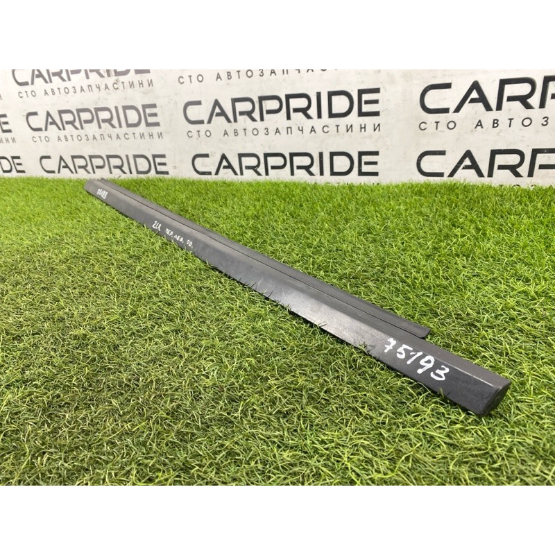 Молдинг стекла (кузов и элементы) LAND ROVER Range Rover P38 1996 4.6 Lucas ALR3147