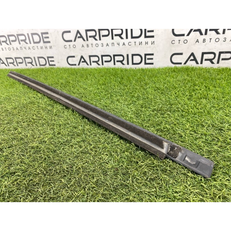 Молдинг стекла (кузов и элементы) LAND ROVER Range Rover P38 1996 4.6 Lucas ALR3147