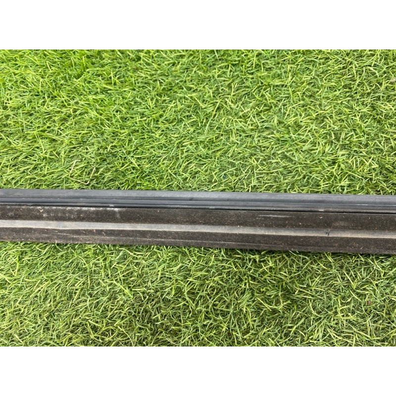 Молдинг стекла (кузов и элементы) LAND ROVER Range Rover P38 1996 4.6 Lucas ALR3147