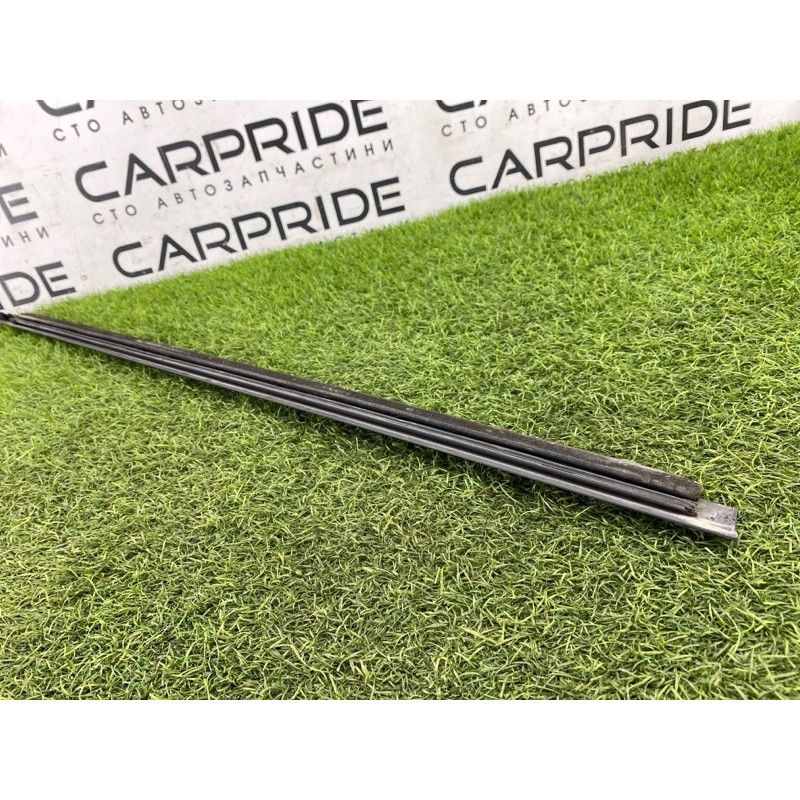 Молдинг стекла (кузов и элементы) LAND ROVER Range Rover P38 1996 4.6 Lucas ALR3147