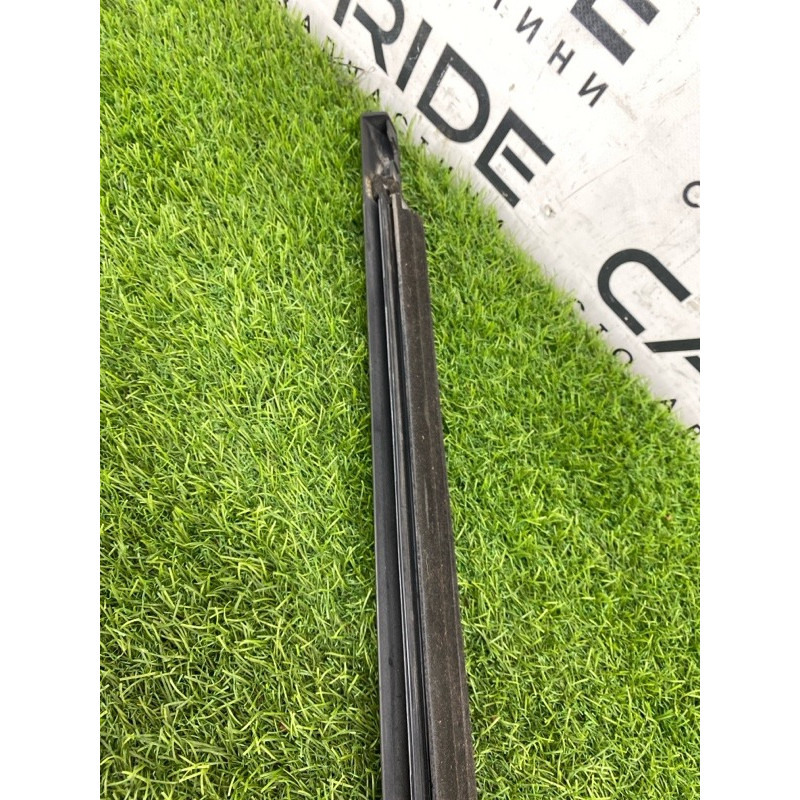 Молдинг стекла (кузов и элементы) LAND ROVER Range Rover P38 1996 4.6 Lucas ALR3147