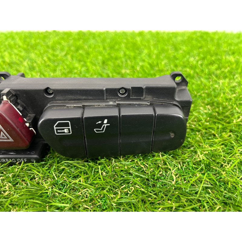 Кнопка аварийной сигнализации (электрика / кнопки) Mercedes-Benz C-class W203 1.8 M111.951 2038214658