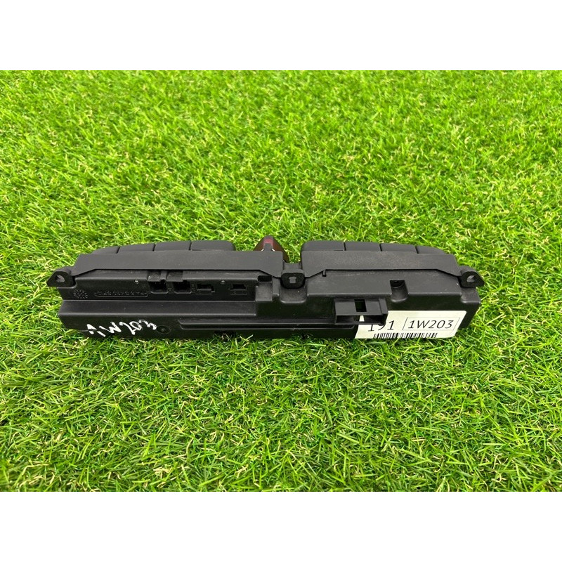Кнопка аварийной сигнализации (электрика / кнопки) Mercedes-Benz C-class W203 1.8 M111.951 2038214658