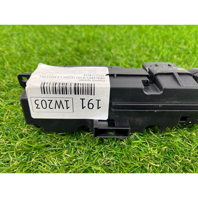 Кнопка аварийной сигнализации (электрика / кнопки) Mercedes-Benz C-class W203 1.8 M111.951 2038214658