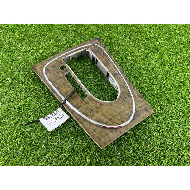 Рамка АКПП (салон) Mercedes-Benz E-class W211 2006 3.2 M112.946 a2116802236