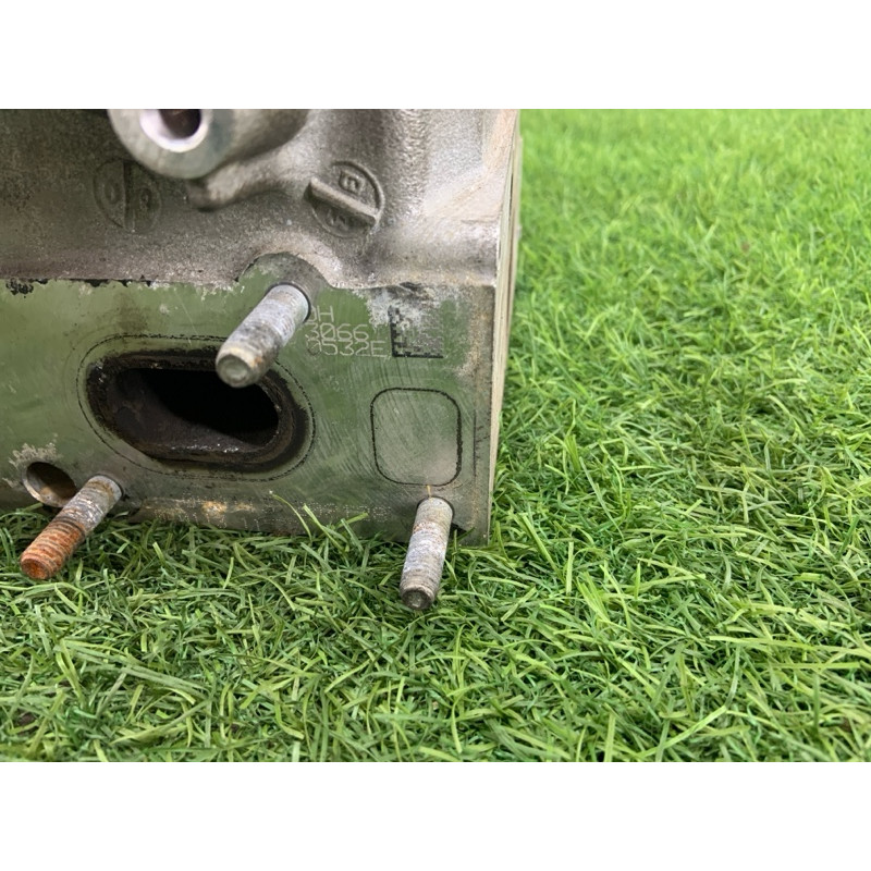 Головка блока цилиндров (двигатель и элементы) Chevrolet Volt 1 1.4 55568829