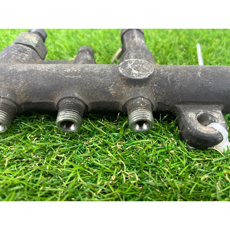 Топливная рампа (топливная система) Mazda 6 GG 2004 2.0 RF5 RF5C13GC0