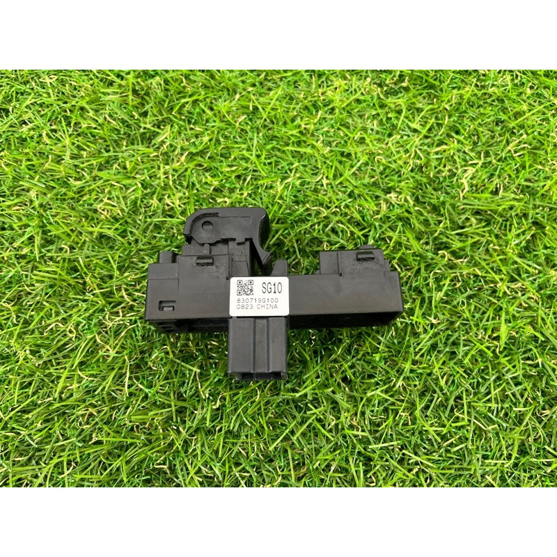 Кнопка стеклоподъемника (электрика / кнопки) Subaru Forester SJ 2016 2.5 83071sg100