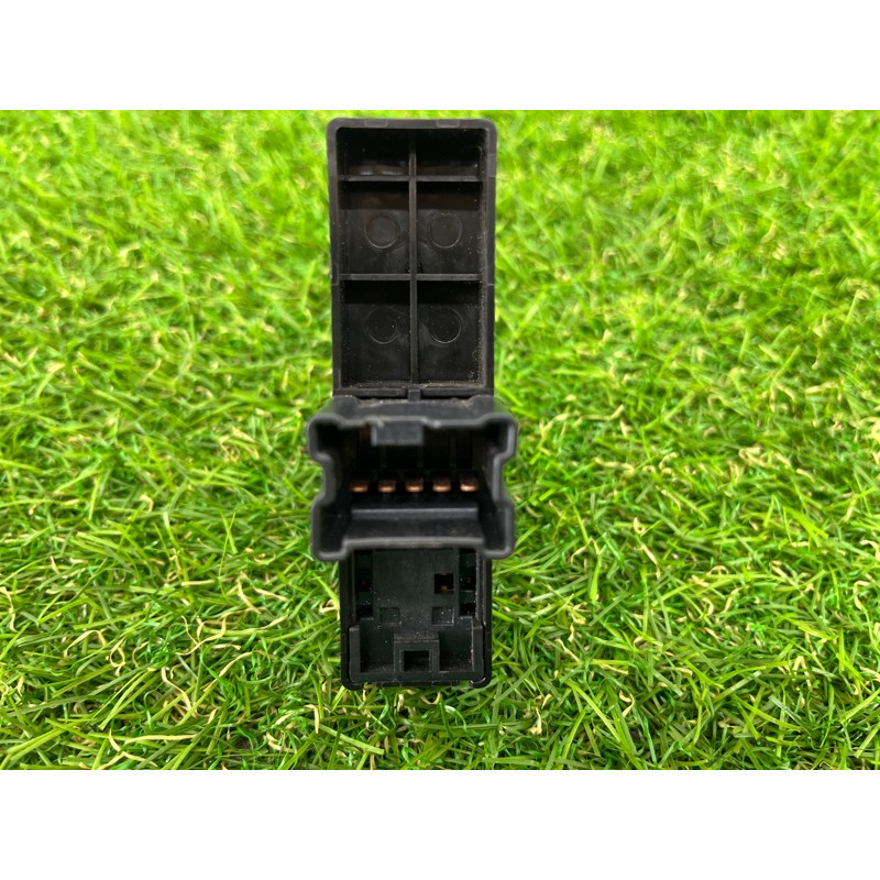 Кнопка стеклоподъемника (электрика / кнопки) Subaru Forester SJ 2016 2.5 83071sg100