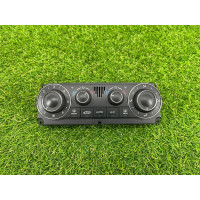 Панель управления климат-контролем