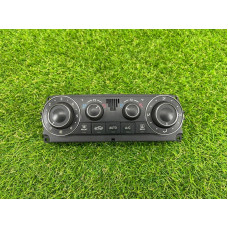 Панель управления климат-контролем