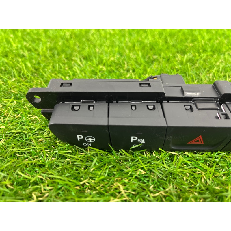 Блок кнопок (электрика / кнопки) Jeep Cherokee KL 2014 2.4 68143781AA