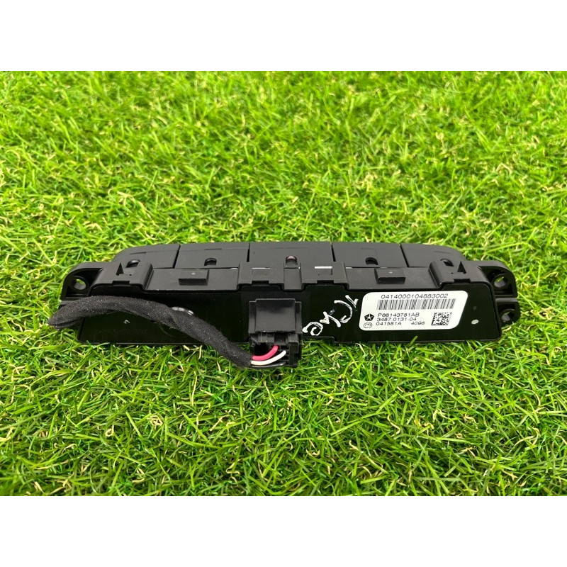 Блок кнопок (электрика / кнопки) Jeep Cherokee KL 2014 2.4 68143781AA