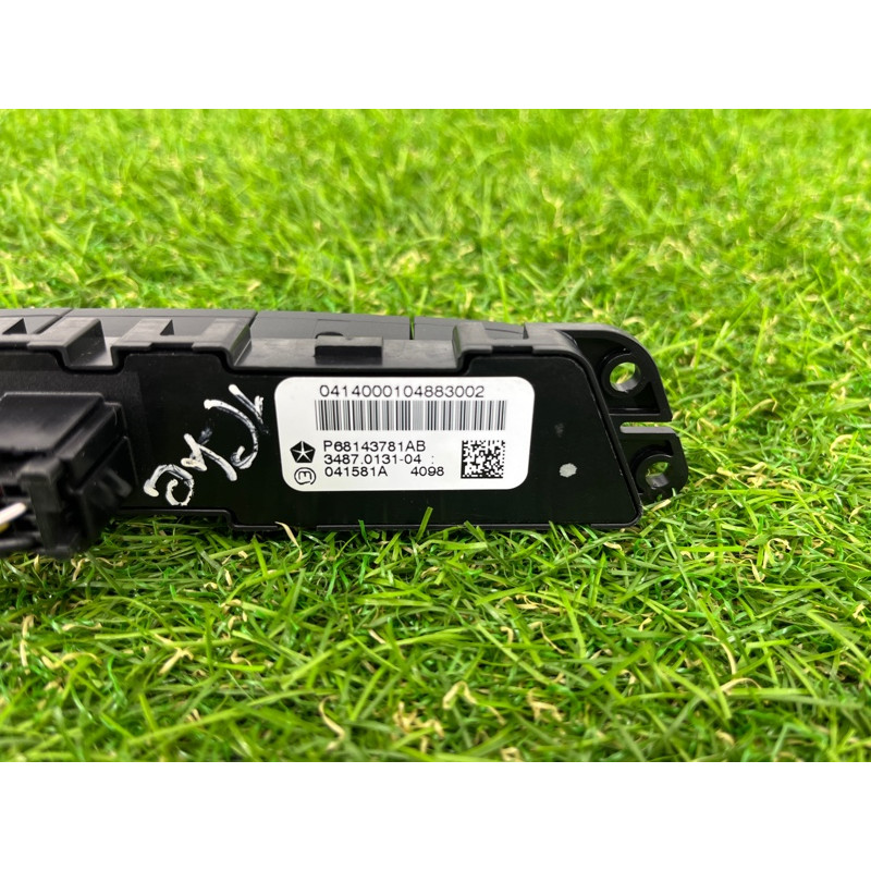 Блок кнопок (электрика / кнопки) Jeep Cherokee KL 2014 2.4 68143781AA