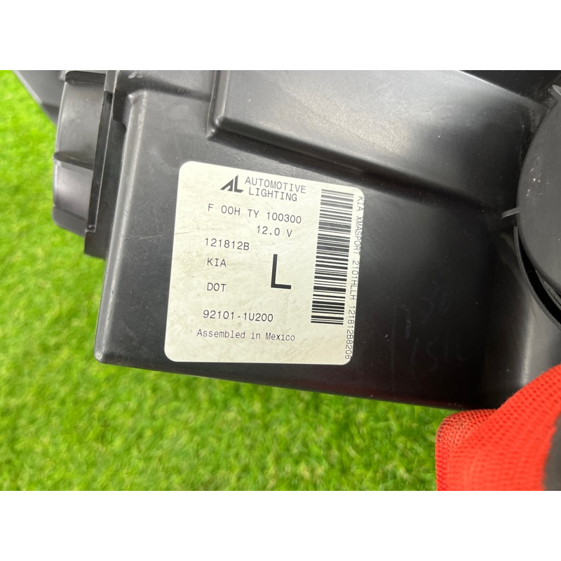 Фара (оптика) KIA Sorento UM 2013 2.4 921011U200