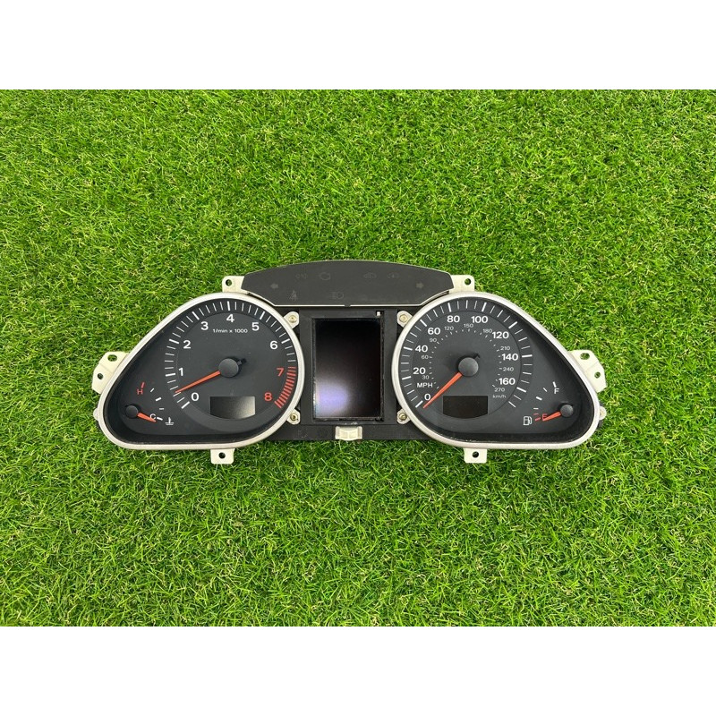 Панель приладів (салон) Audi A6 C6 4F0920950M