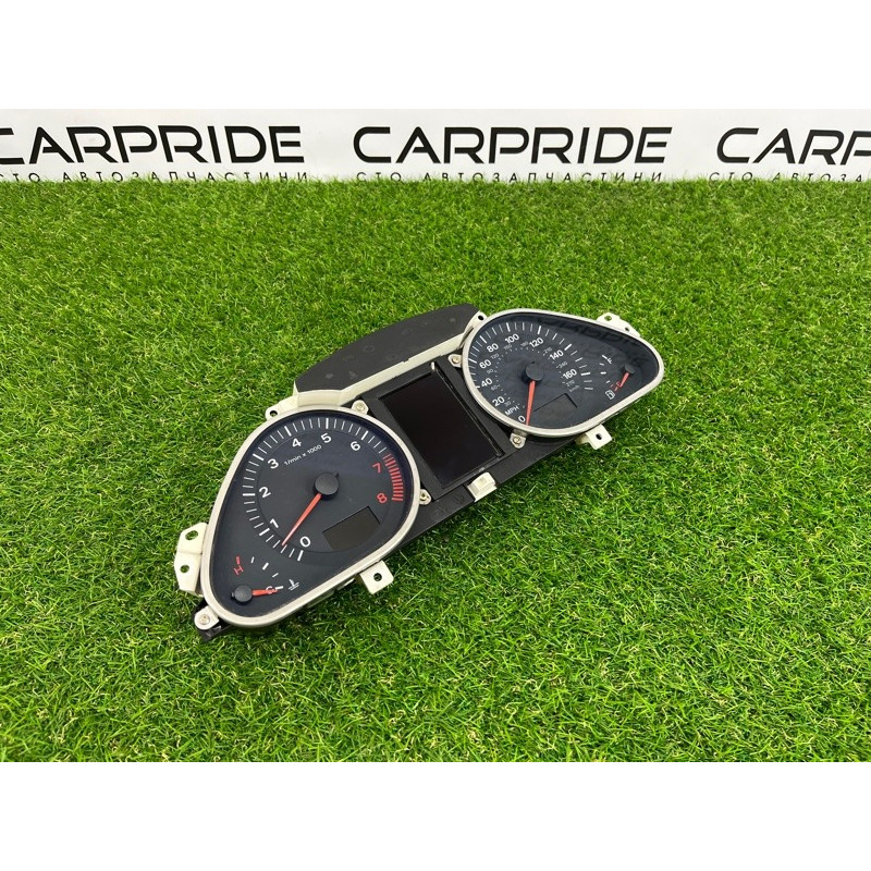 Панель приладів (салон) Audi A6 C6 4F0920950M