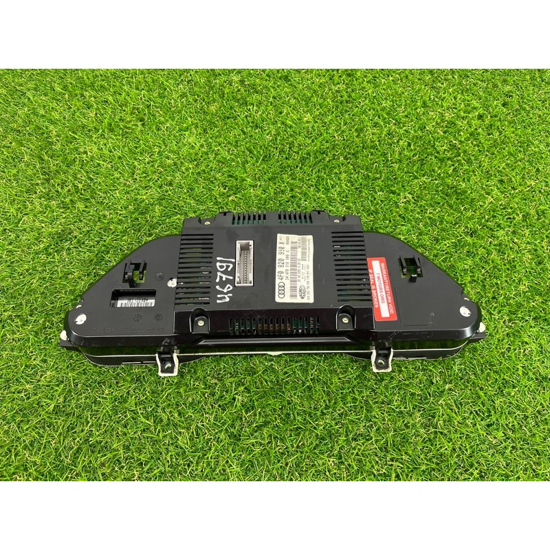 Панель приладів (салон) Audi A6 C6 4F0920950M