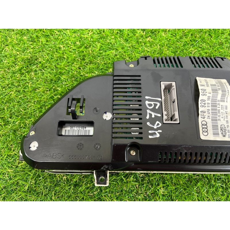 Панель приладів (салон) Audi A6 C6 4F0920950M